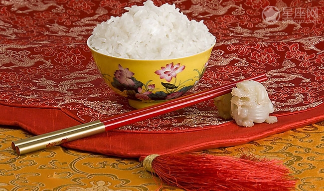 注意平时吃饭用筷的七大禁忌