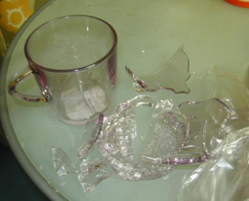 摔碎杯子意味着什么 关于餐具的风水