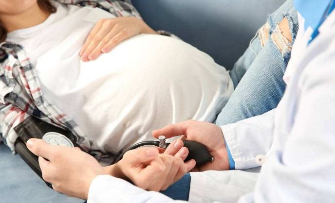 在备孕期间夫妻同房后多久起身会有助于怀孕？