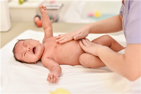 婴儿咳嗽用姜包脚心有效果吗 婴儿咳嗽可以用姜包脚心吗