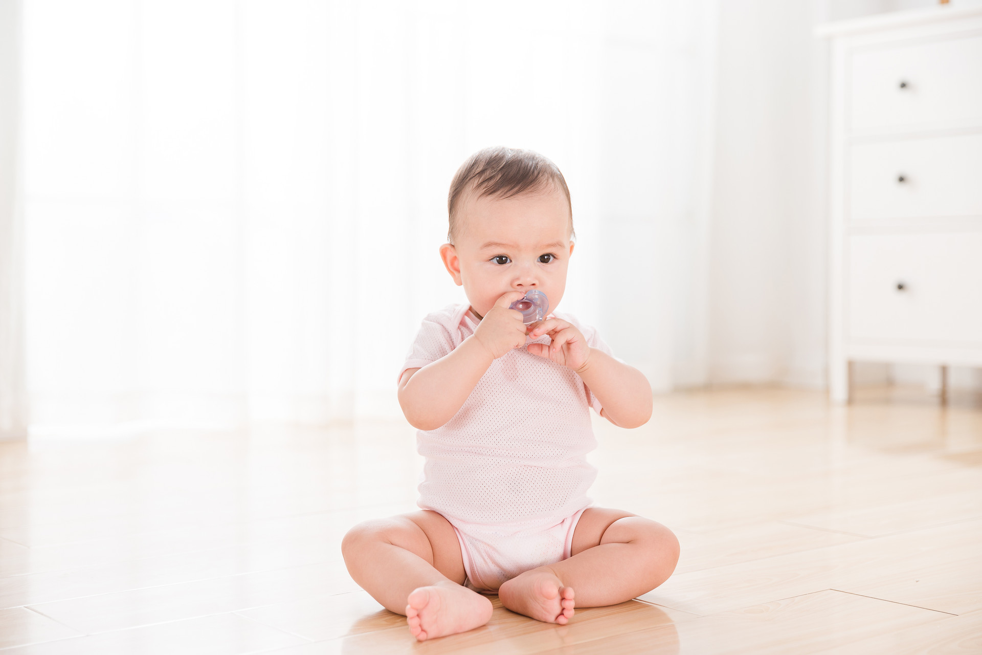 五个月宝宝一天吃几次奶正常